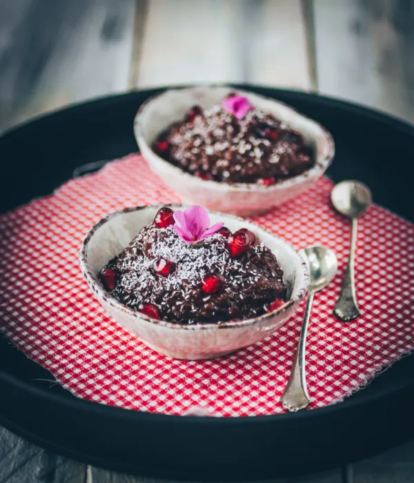 Avokadolu Kakaolu Mousse (Avokadolu Raw Puding)