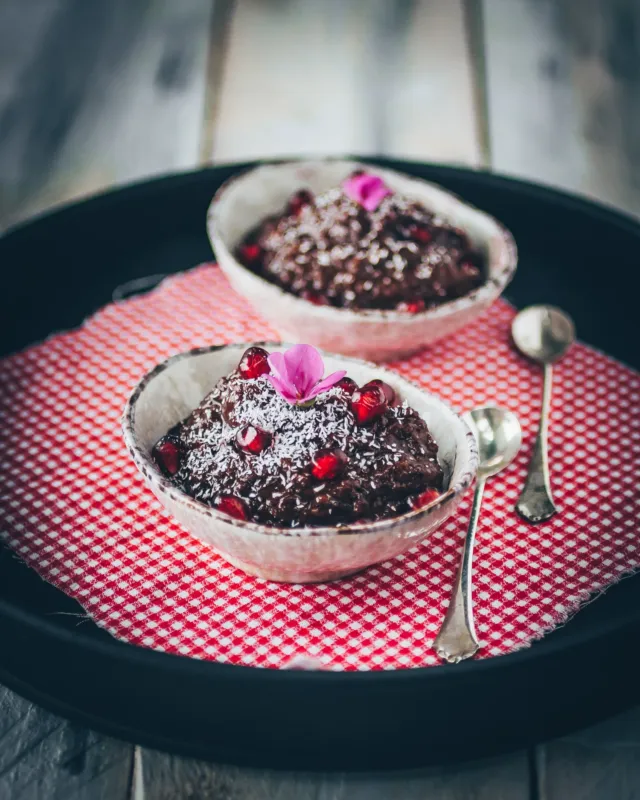 Avokadolu Kakaolu Mousse (Avokadolu Raw Puding)