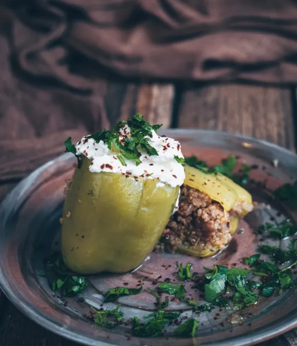Zeytinyağlı, Kinoalı Biber Dolması