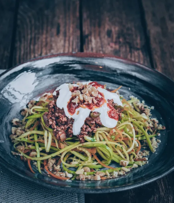Yoğurtlu Zoodle Spagetti