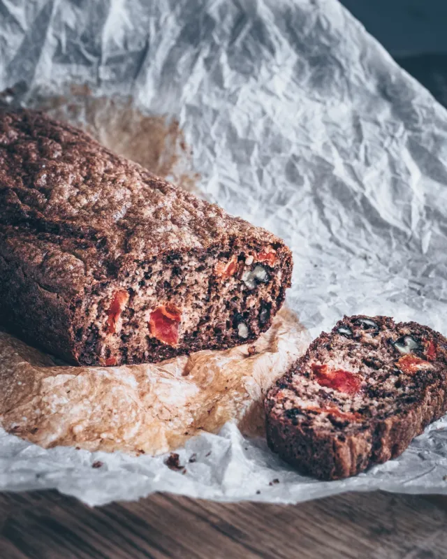 Unsuz Ekmek (Domatesli ve Cevizli)