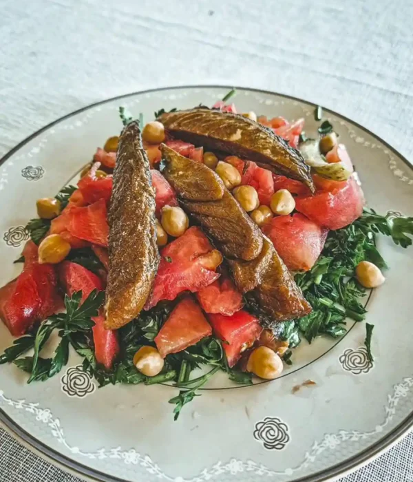 Nohutlu Çiroz Salatası