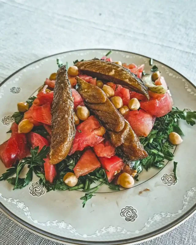Nohutlu Çiroz Salatası